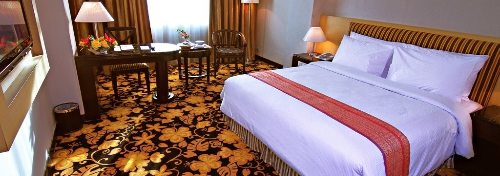 superior-kamer-rocky-plaza-hotel-padang-1