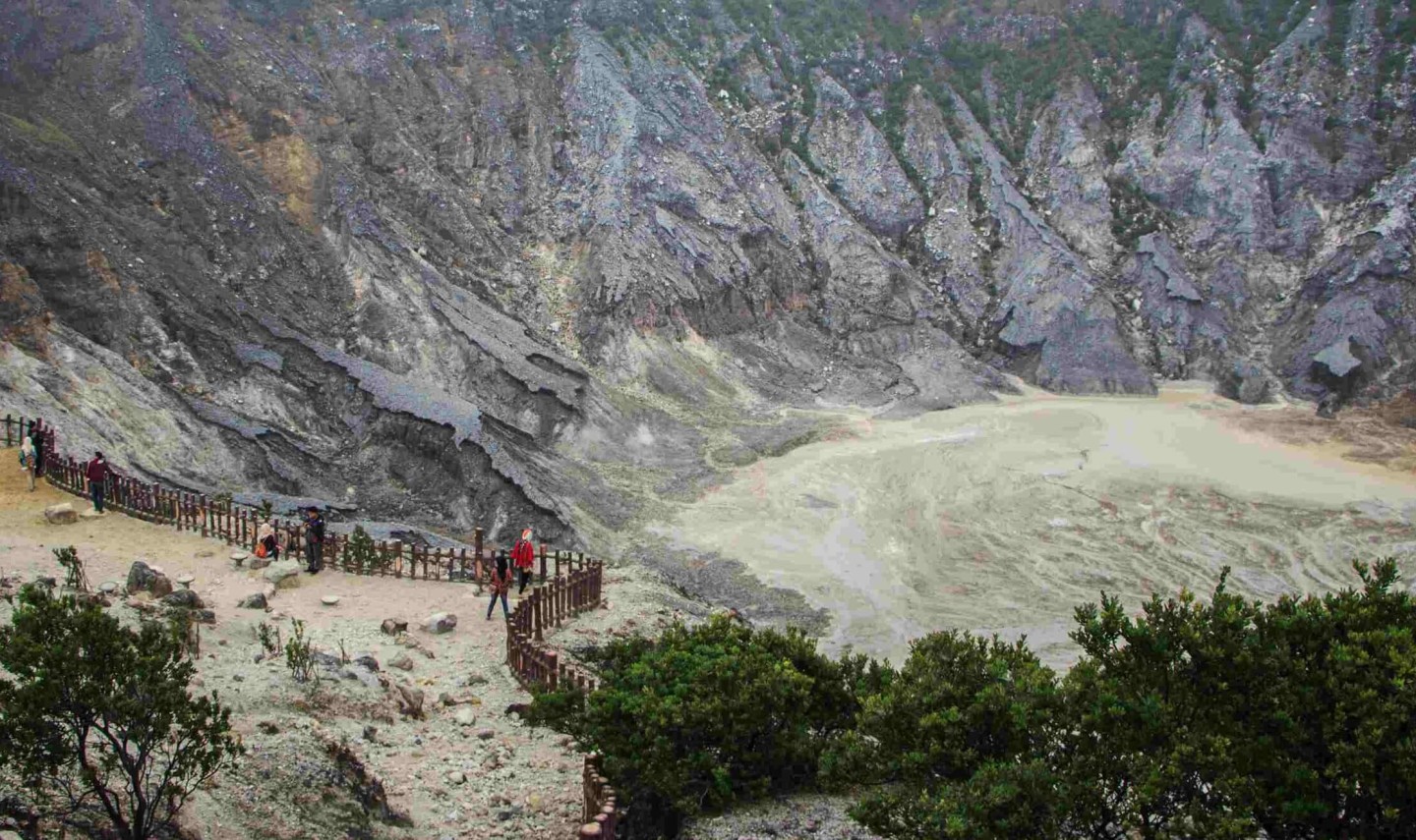 tangkuban-perahu-vulkaan-excursie-java-1