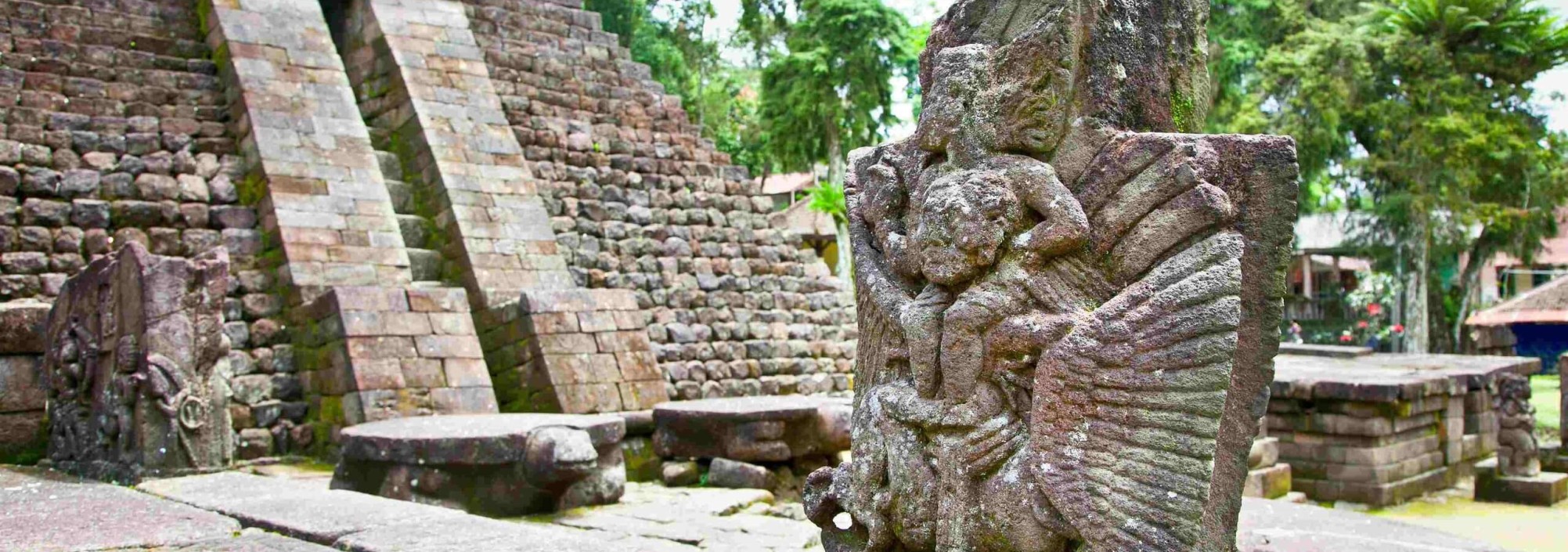 tempel-candi-sukuh-oost-java-excursie-balitravel