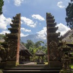 tempel-pura-luhur-balitravel