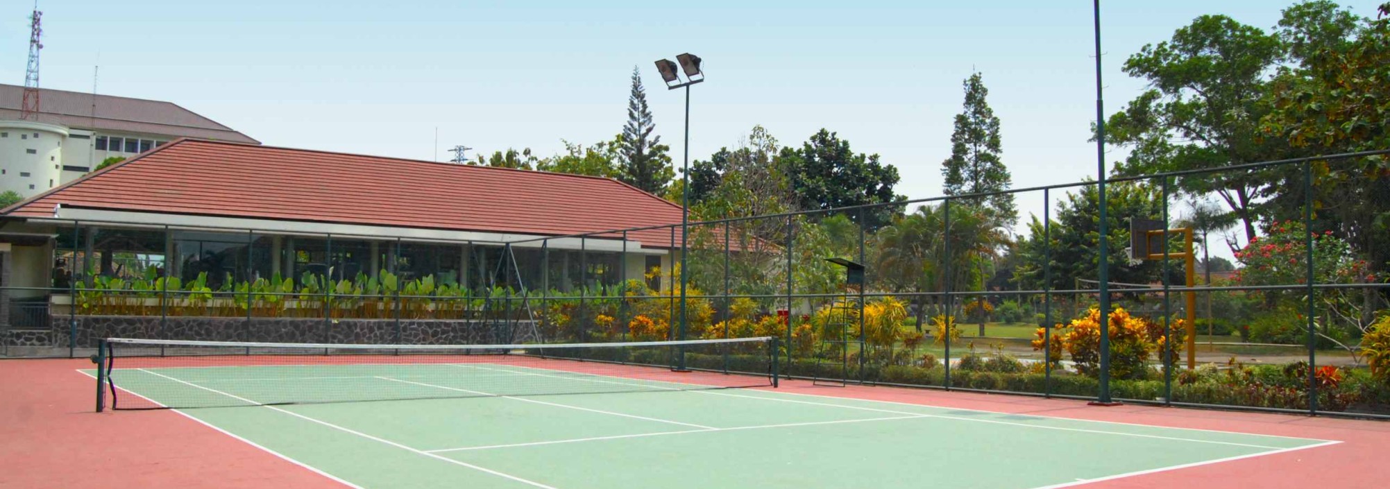 tennisbaan-prime-plaza-hotel-jogyakarta-balitravel