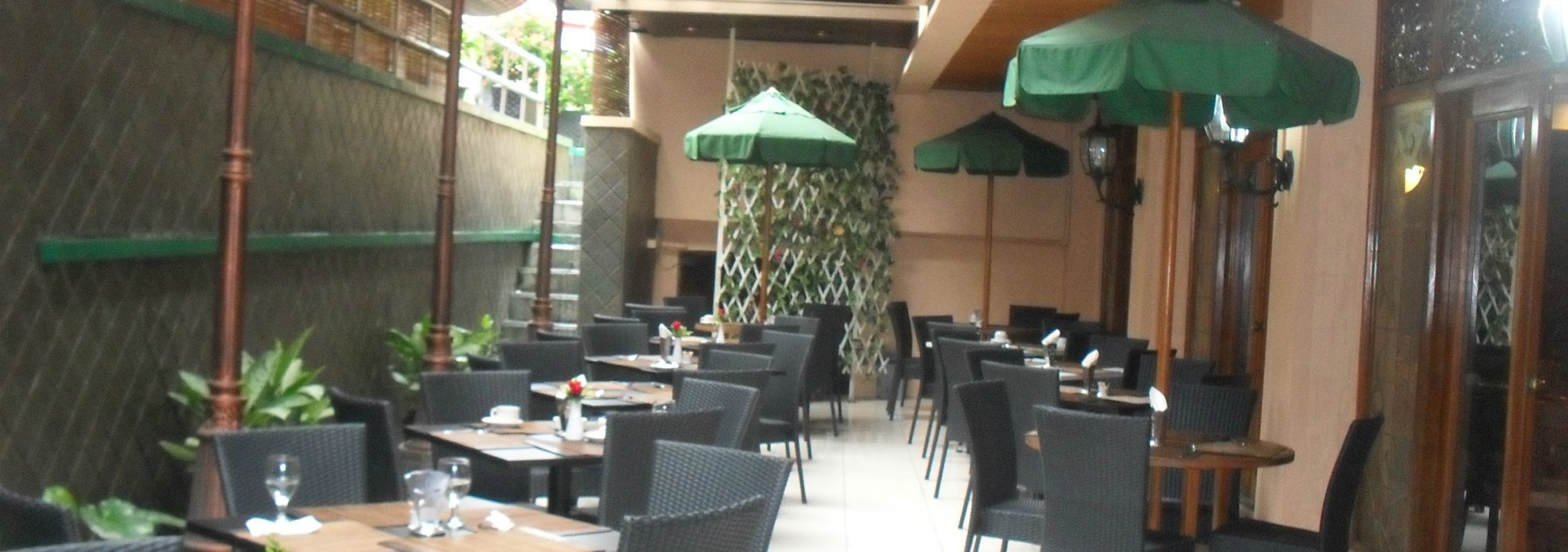 terras-restaurant-royal-denai-hotel-bukittinggi-sumatra-balitravel