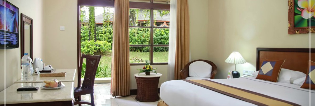 the-jayakarta-deluxe-room