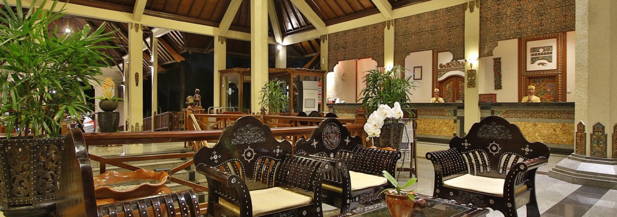 the-jayakarta-lombok-lobby-senggigi