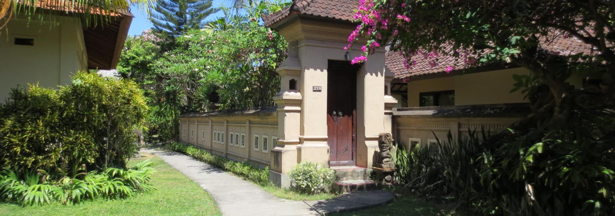 tuin-besakih-beach-hotel-bali