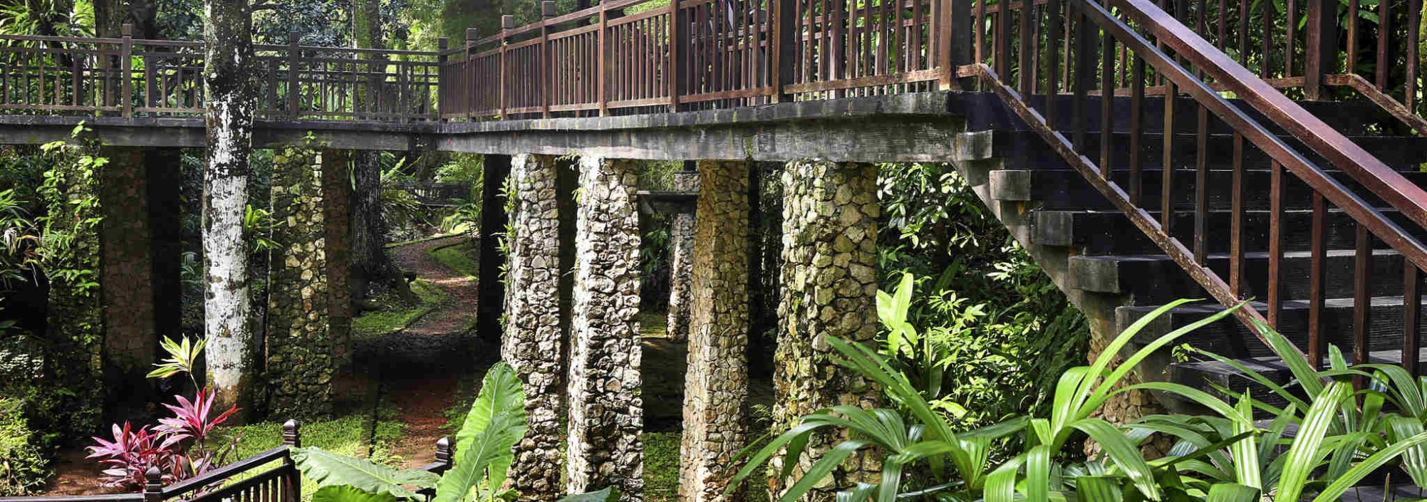 tuin-novotel-bogor-balitravel