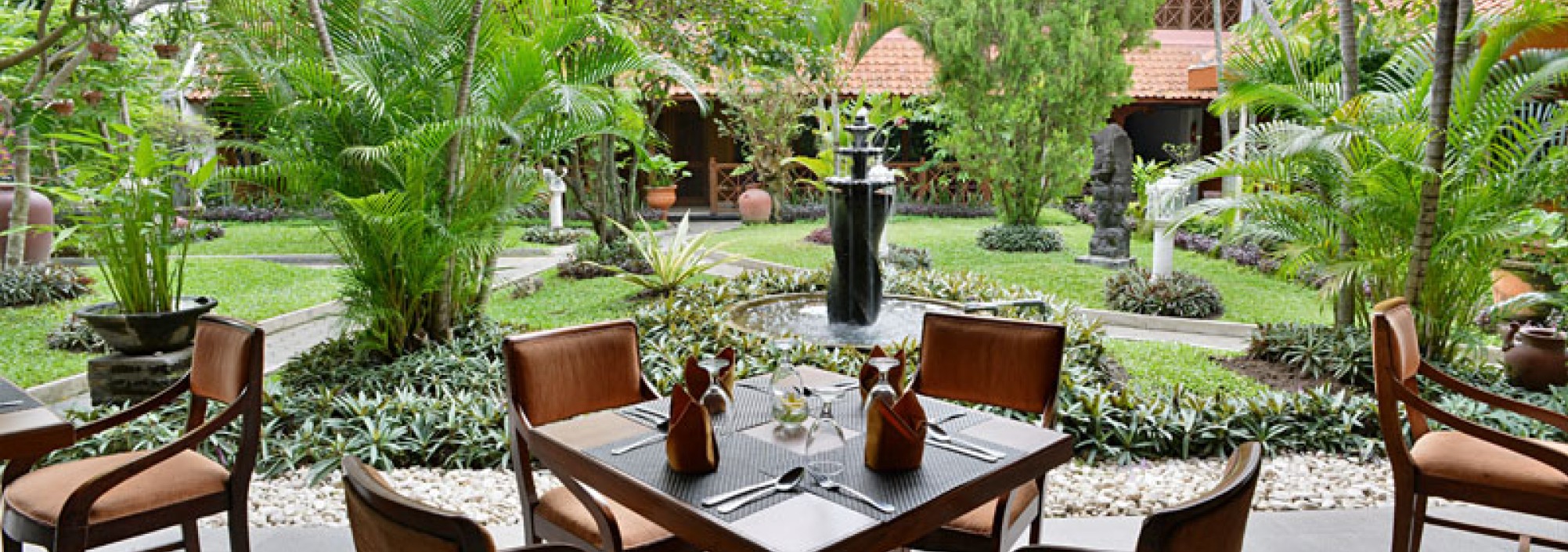 tuin-puri-artha-hotel-yogyakarta-balitravel