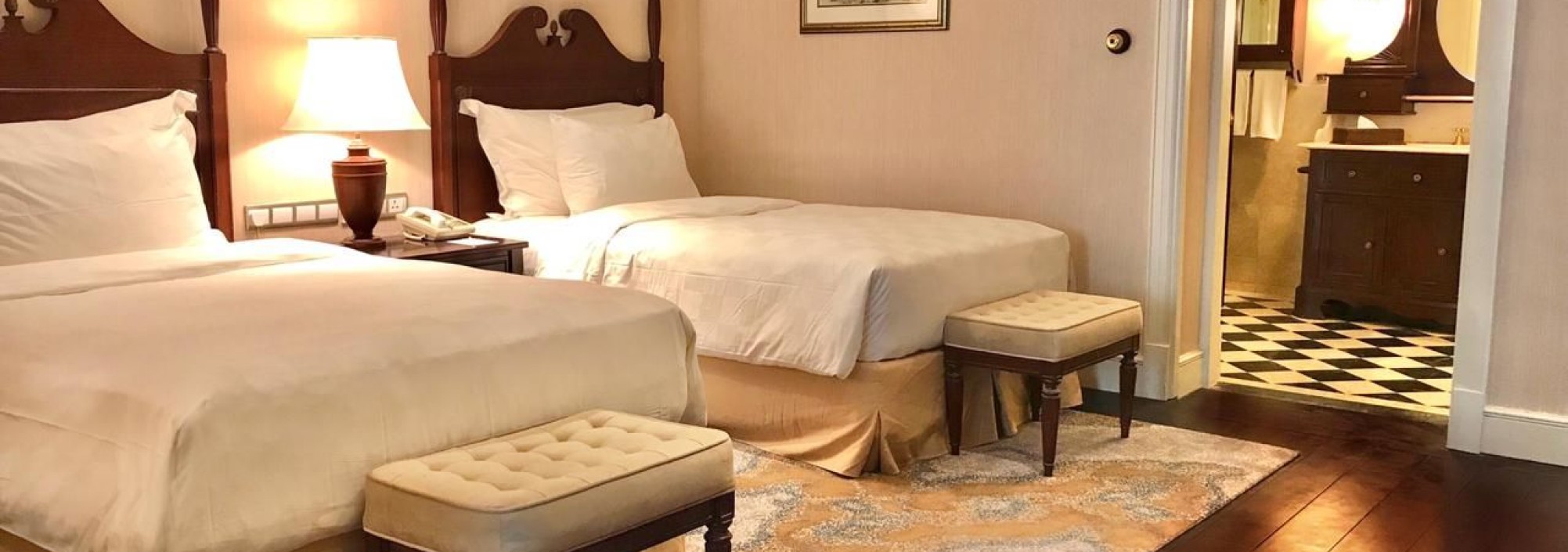 twin-bed-majapahit-surabaya-balitravel