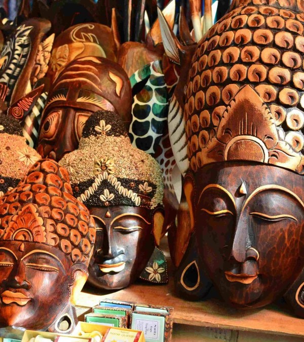 ubud-markt-souvenir-houten-maskers-balitravel-2