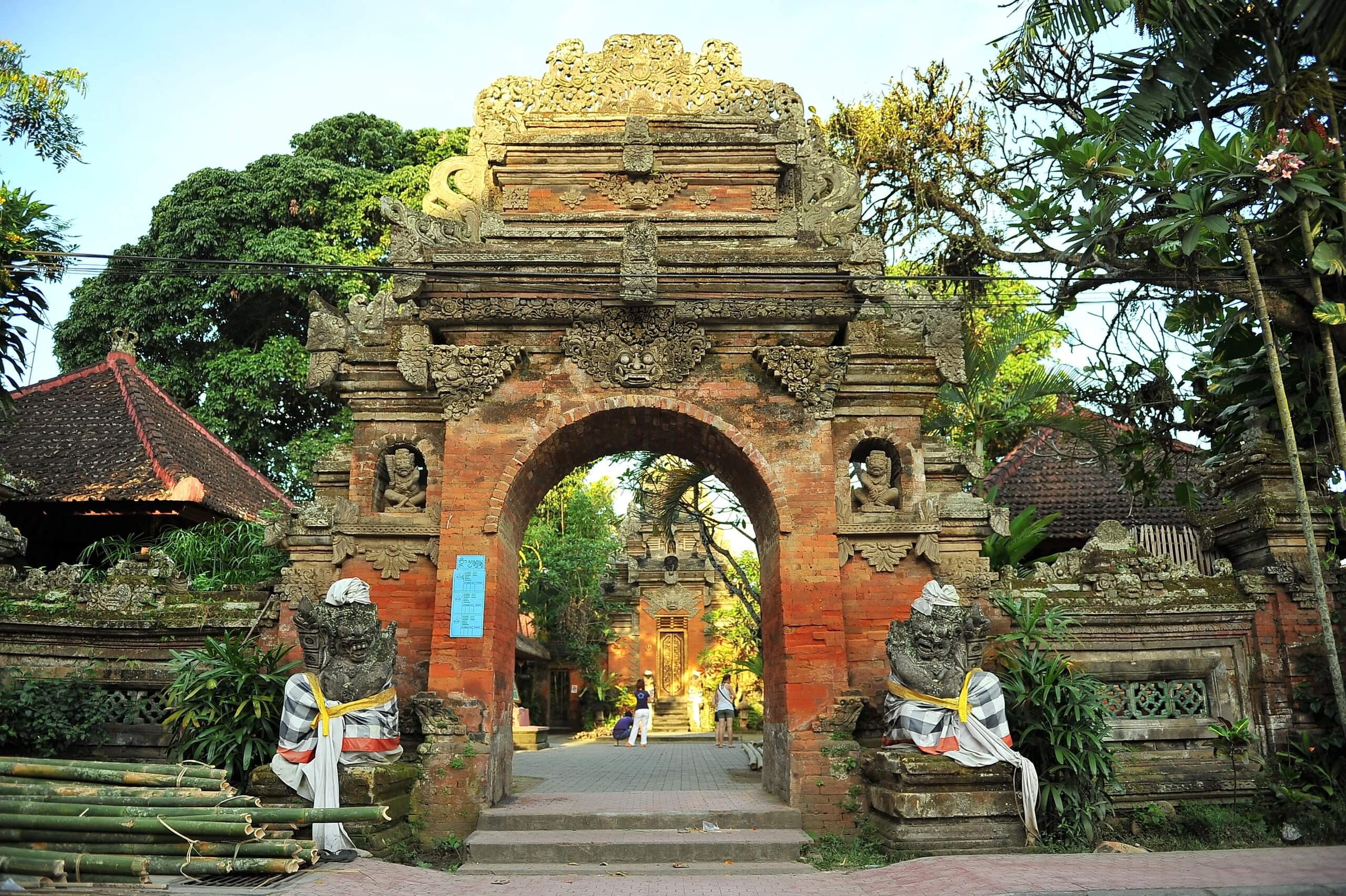 ubud-palace-puri-saren-agung-balitravel