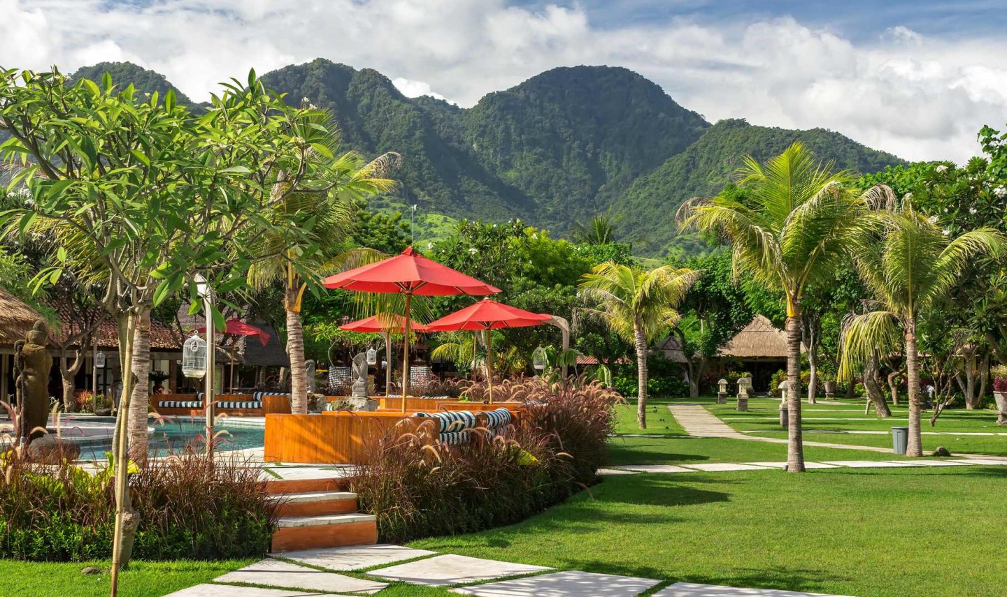 uitzicht-bergen-taman-sari-bali-travel