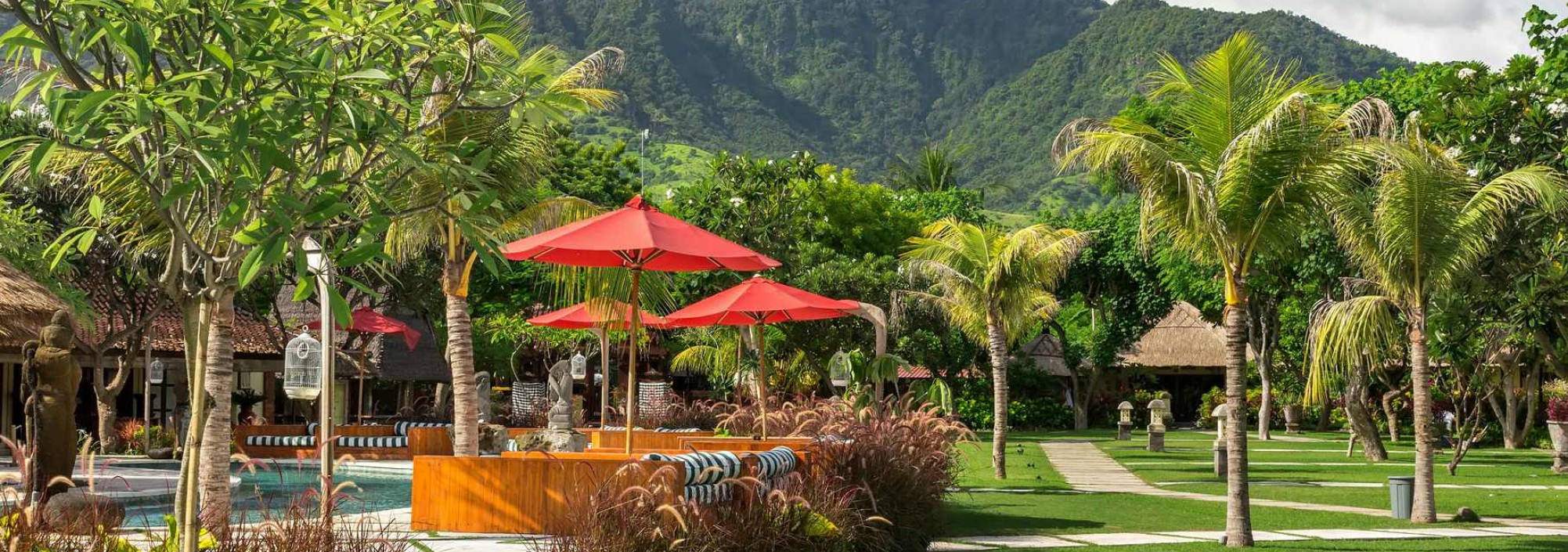 uitzicht-bergen-taman-sari-bali-travel