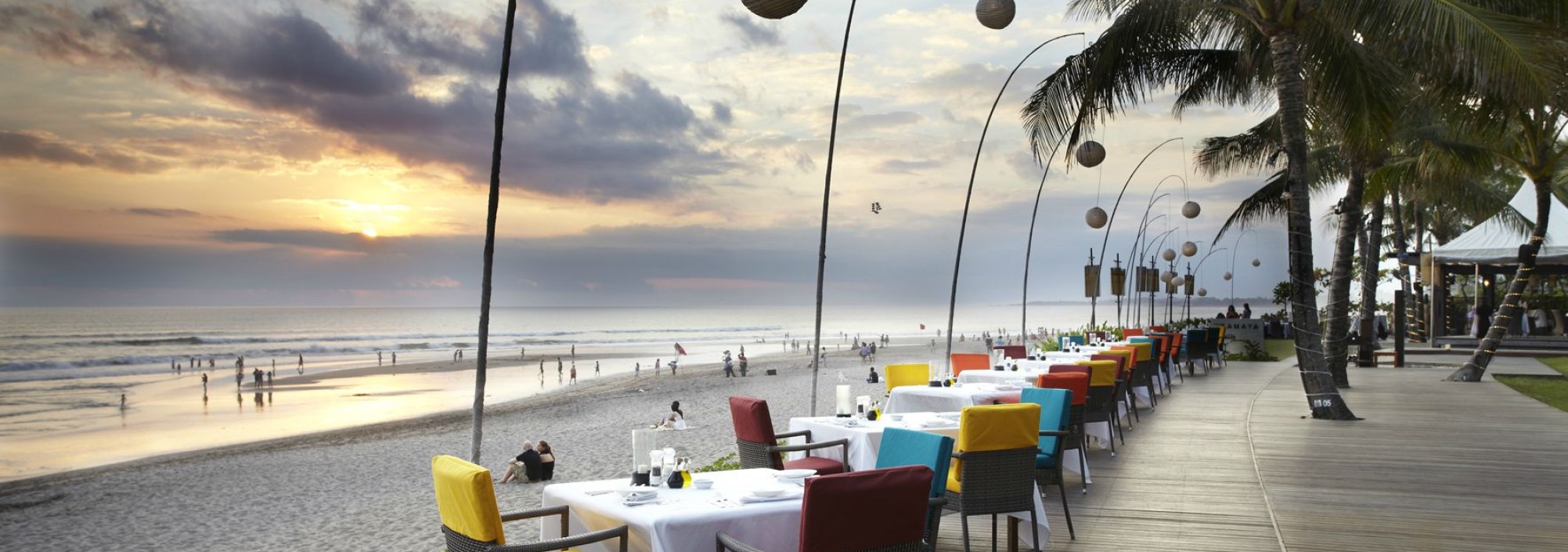uitzicht-restaurant-the-samaya-seminyak-balitravel