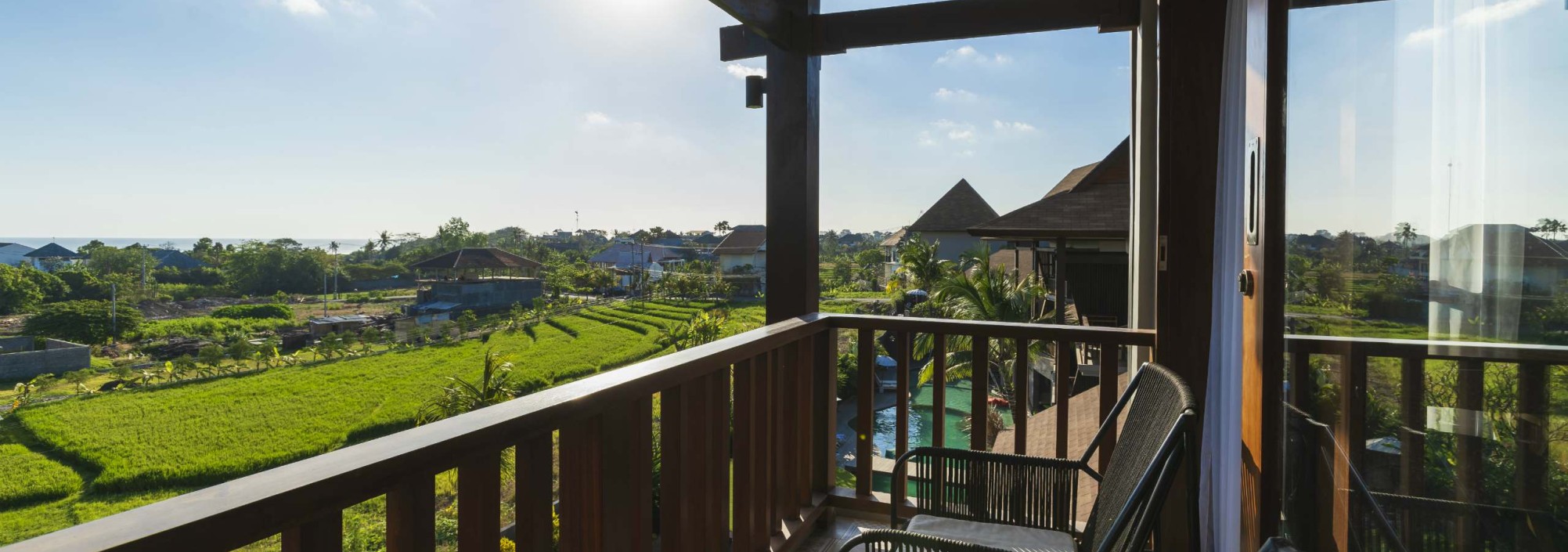 uitzicht-vanuit-kamer-sense-canggu-beach-hotel