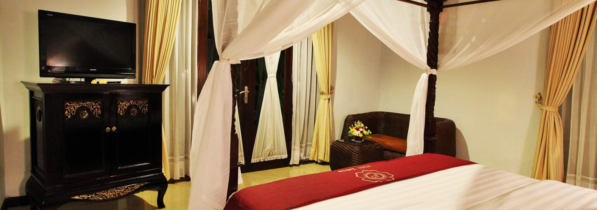 villa-puri-saron-resort-seminyak-bali