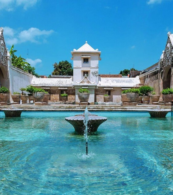 waterkasteel-taman-sari-java