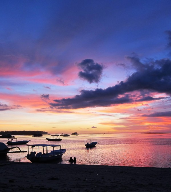 zonsondergang-boten-strand-nusa-lembongan-balitravel