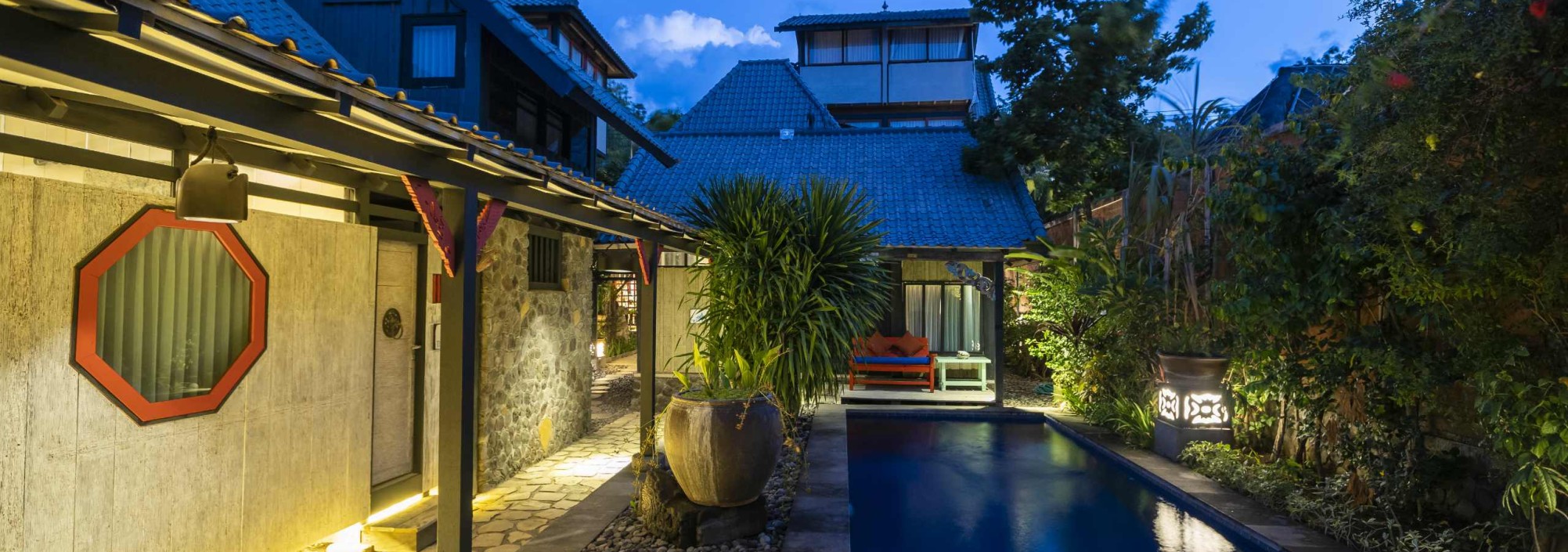 zwembad-amed-lodge-balitravel