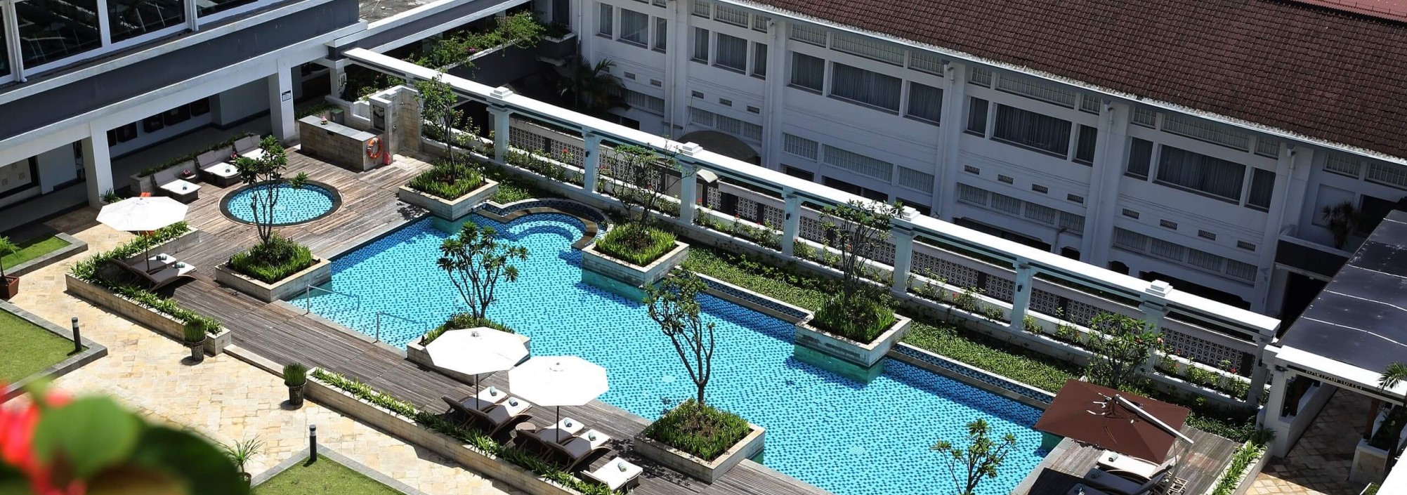 zwembad-grand-preanger-bandung-balitravel