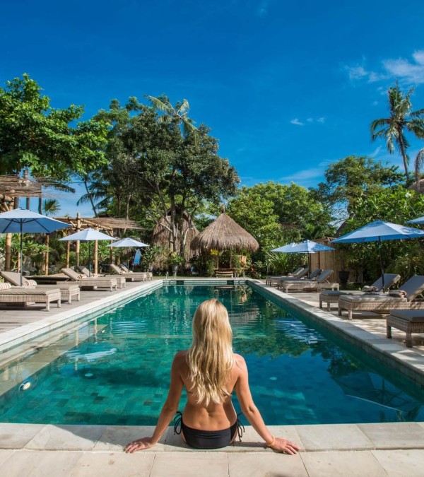 zwembad-hai-tide-beach-resort-nusa-lembongan-balitravel