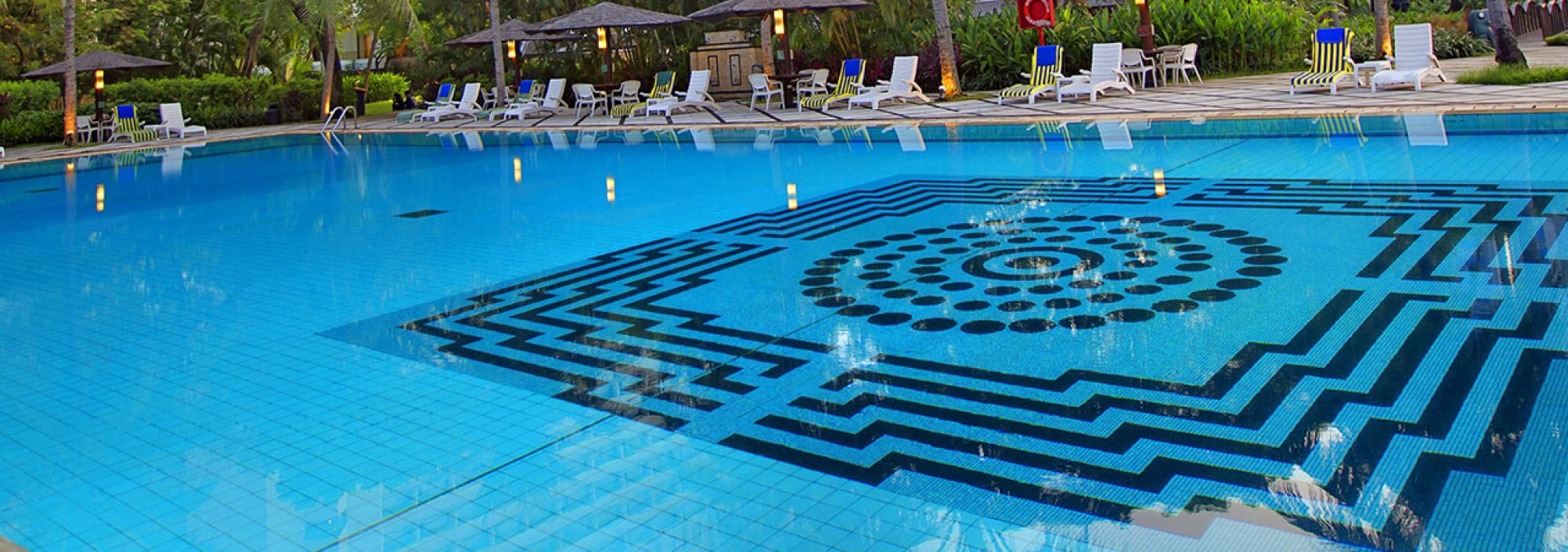 zwembad-hotel-borobudur-jakarta