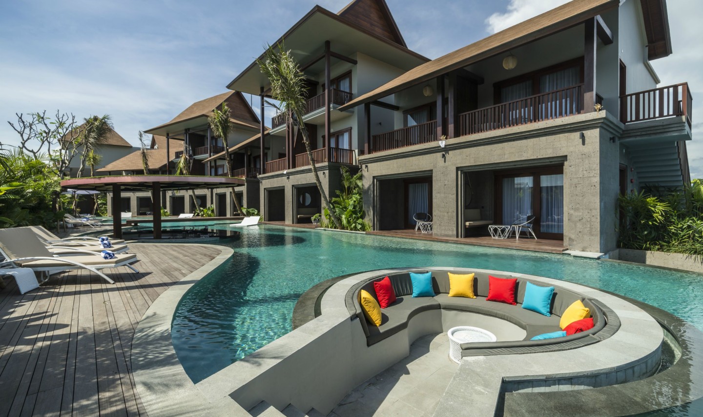 zwembad-in-het-sense-canggu-beach-hotel-bali-travel