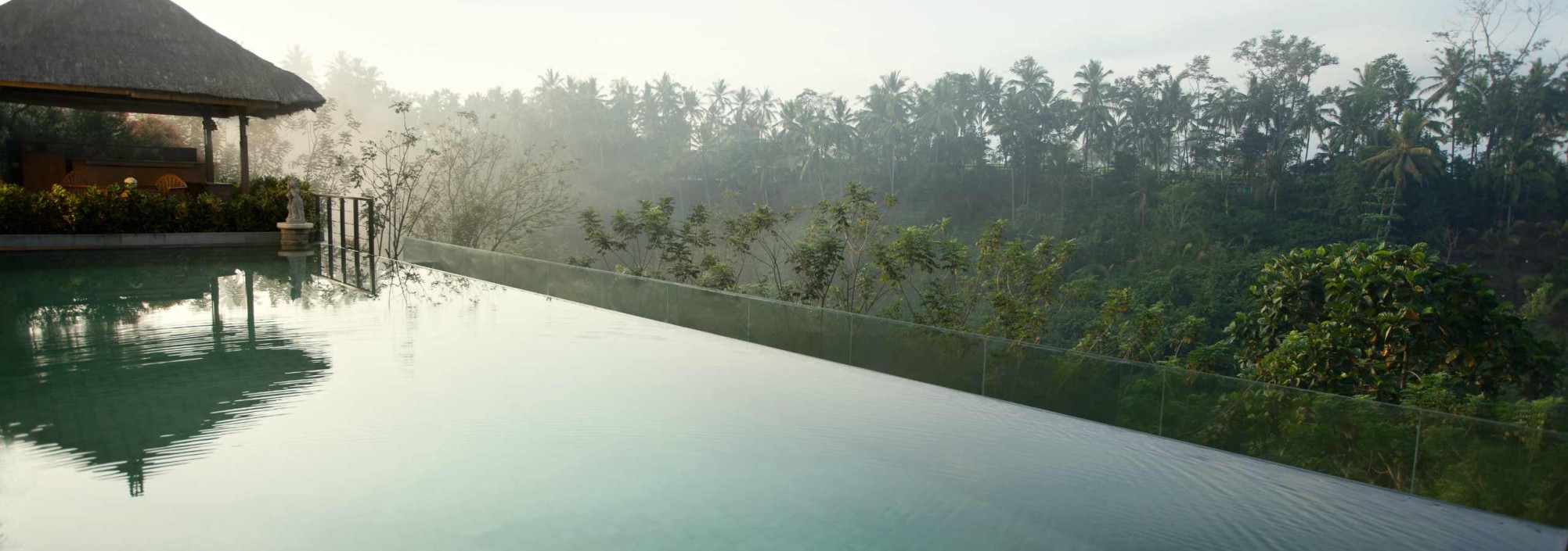 zwembad-lounge-kamandalu-ubud-balitravel