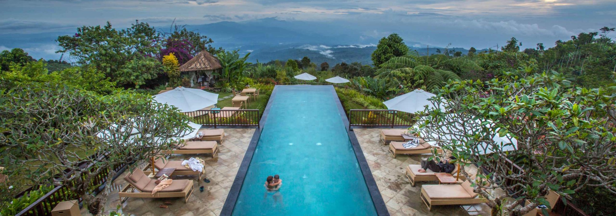 zwembad-munduk-mooding-plantation-balitravel