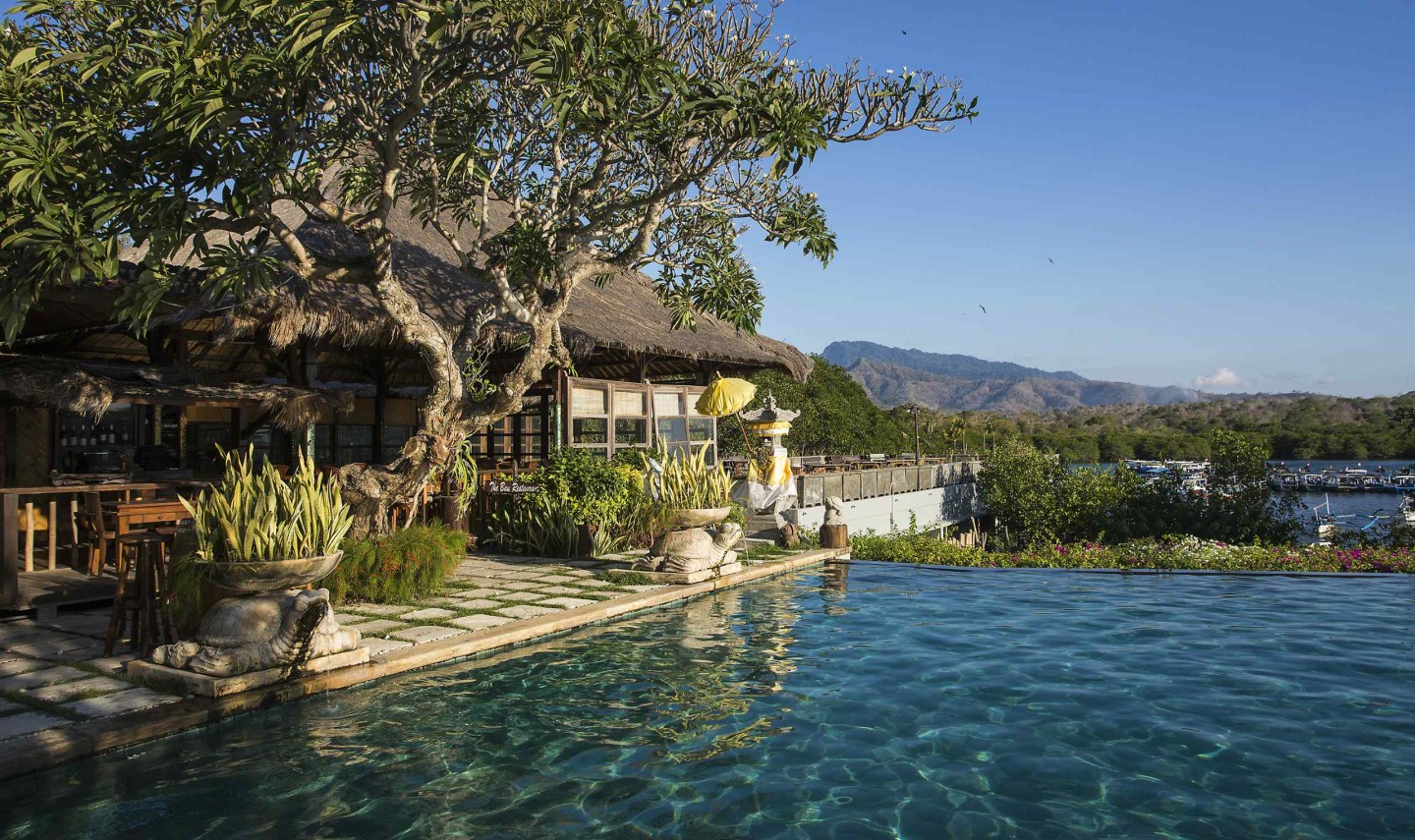 zwembad-naya-gawana-resort-balitravel