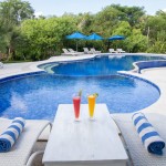 zwembad-puri-sari-beach-hotel-labuan-bajo