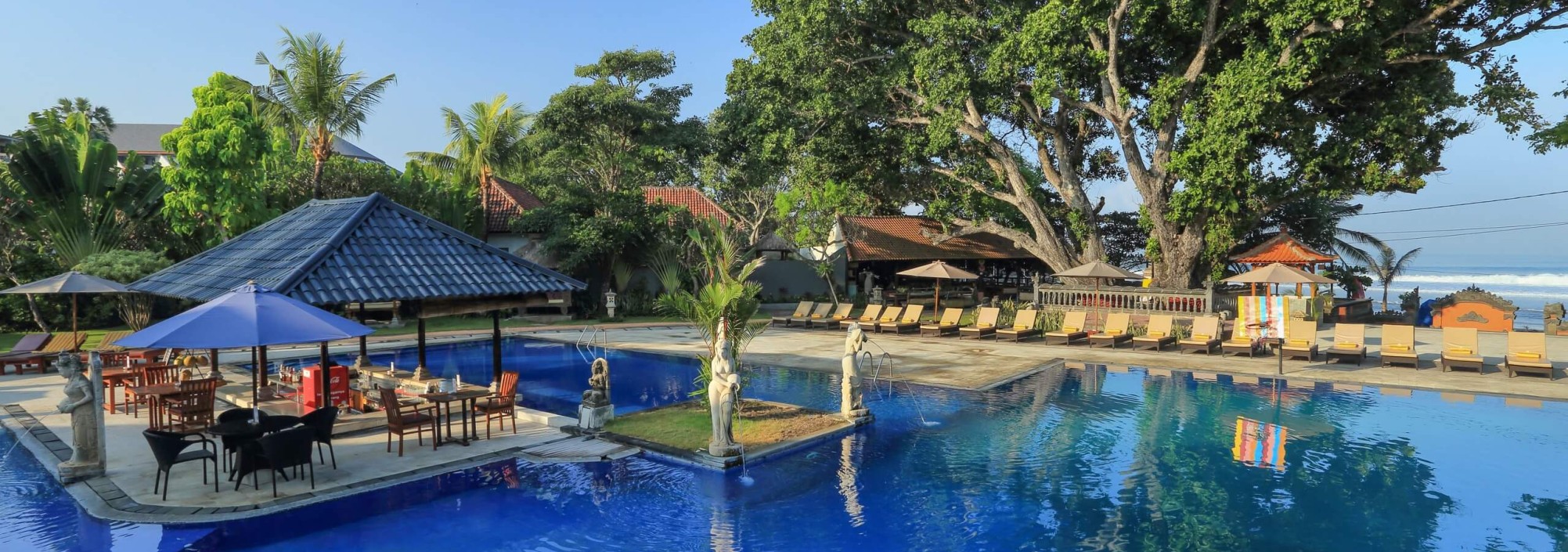 zwembad-puri-saron-resort-balitravel