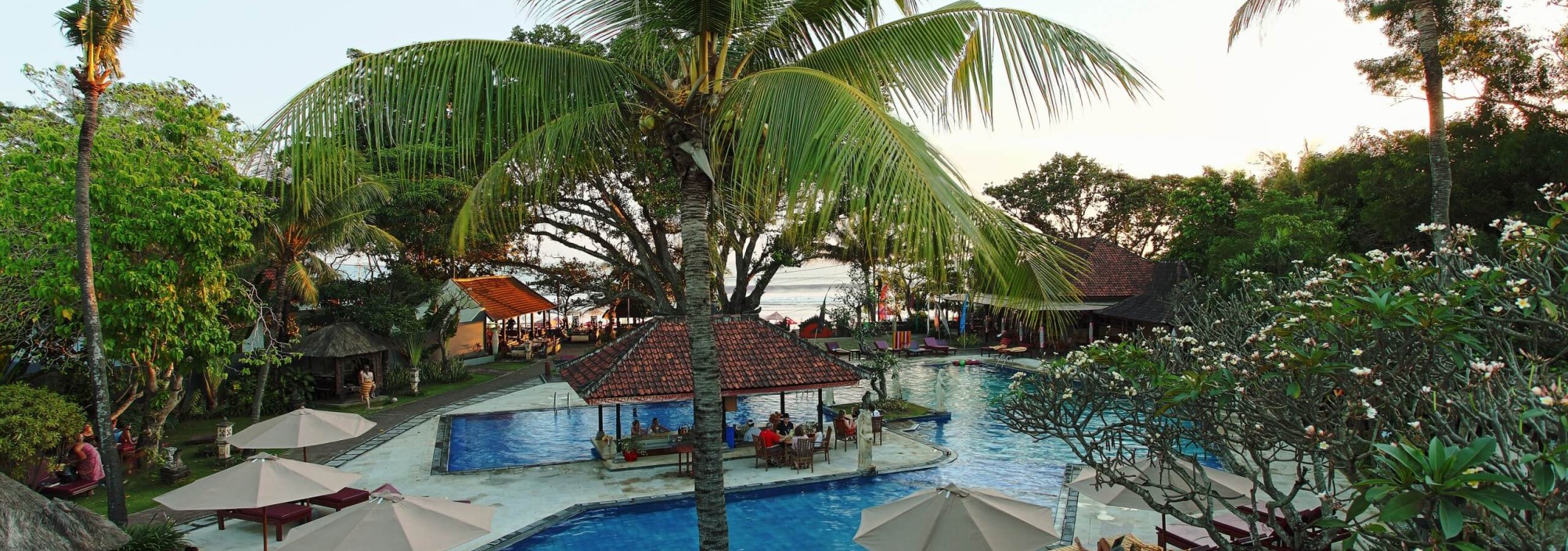 zwembad-puri-saron-resort-seminyak