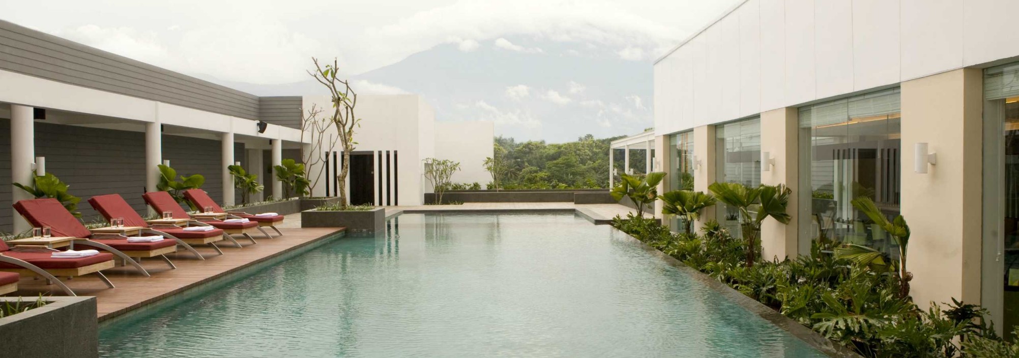 zwembad-santika-bogor-balitravel