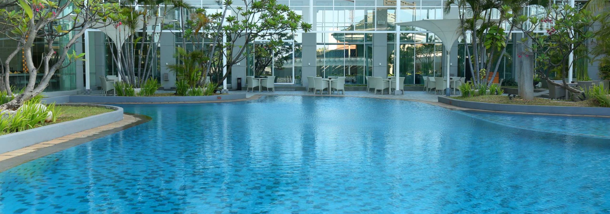 zwembad-santika-premiere-jakarta-balitravel