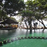zwembad-strand-besakih-beach-hotel-bali